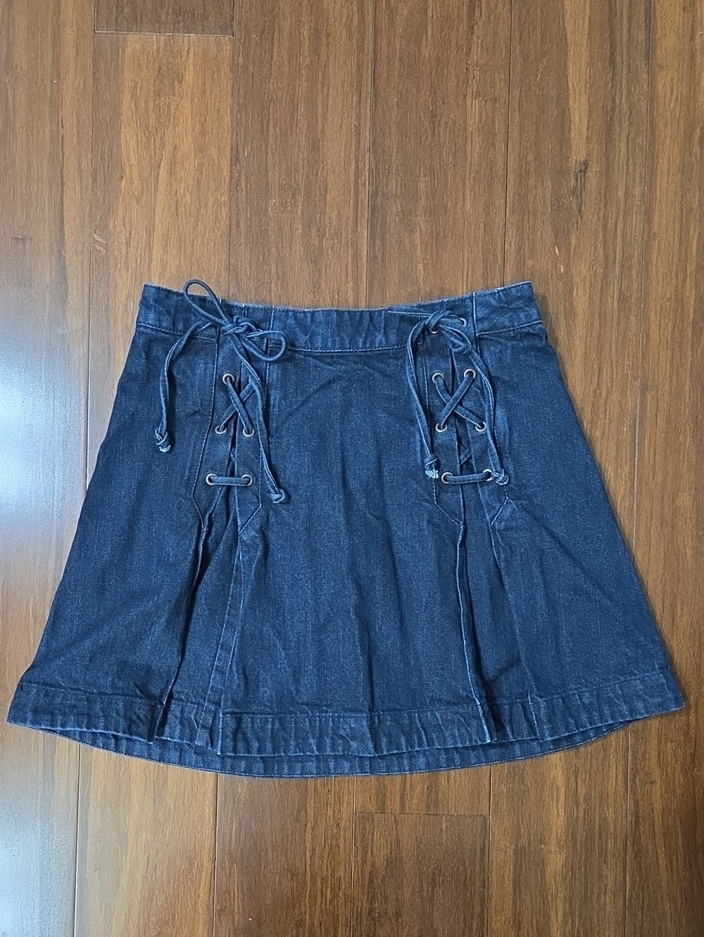 FREE PEOPLE DENIM PLEATED GROMMET LACE UP MINI JEAN SKIRT 8